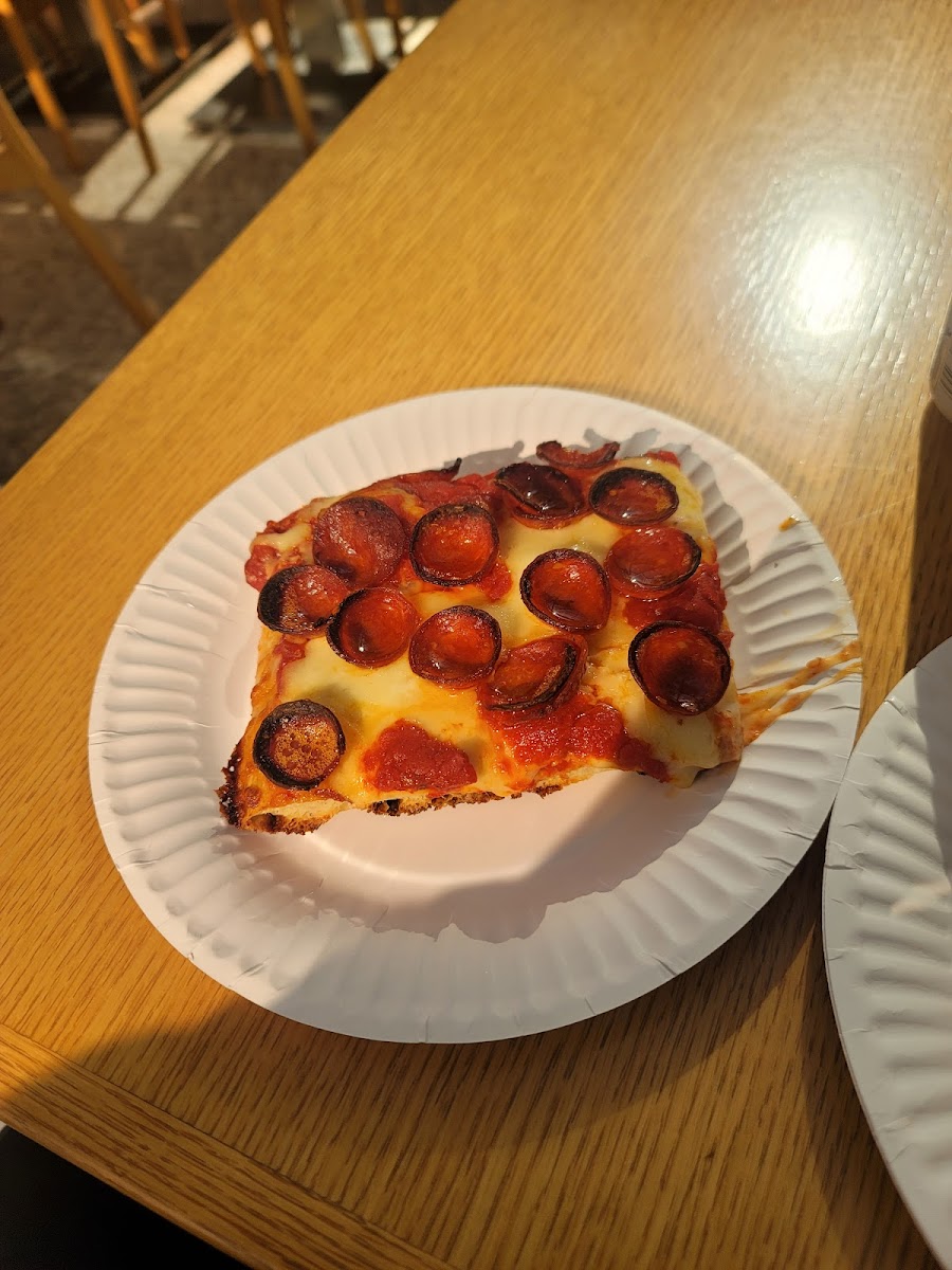 Danny Boy's Famous Original Pizza-8